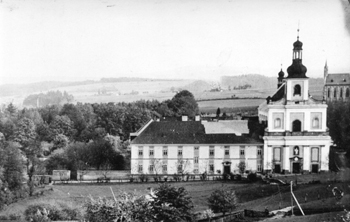 Augustiniánský klášter ve Vrchlabí, kam se muzeum přestěhovalo roku 1941
